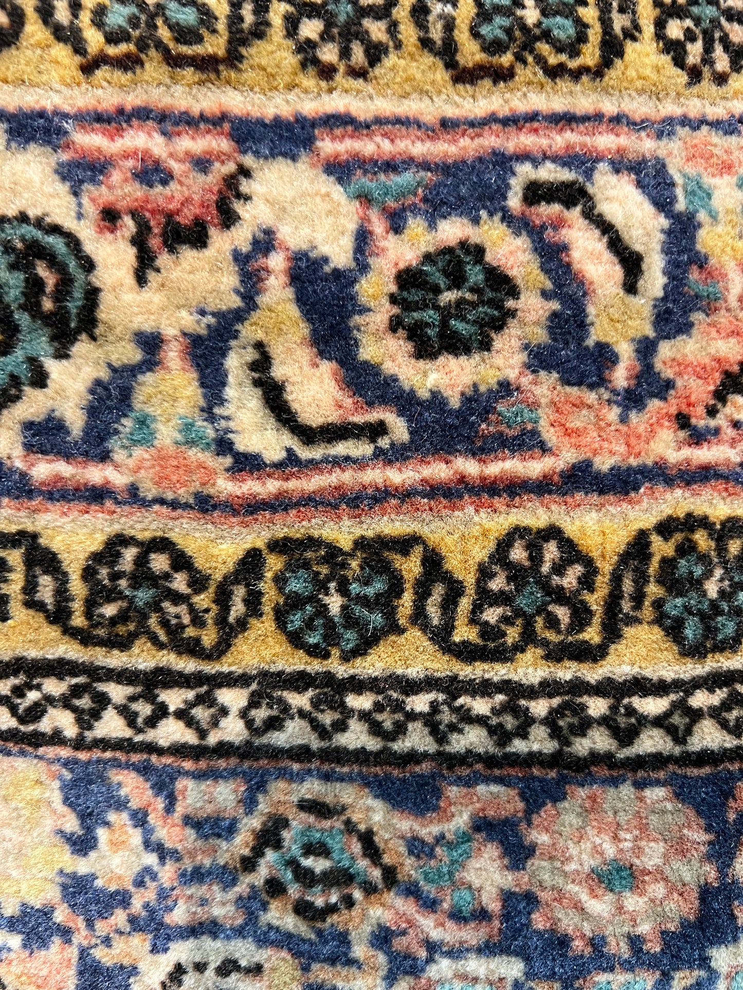 BIJAR RUG