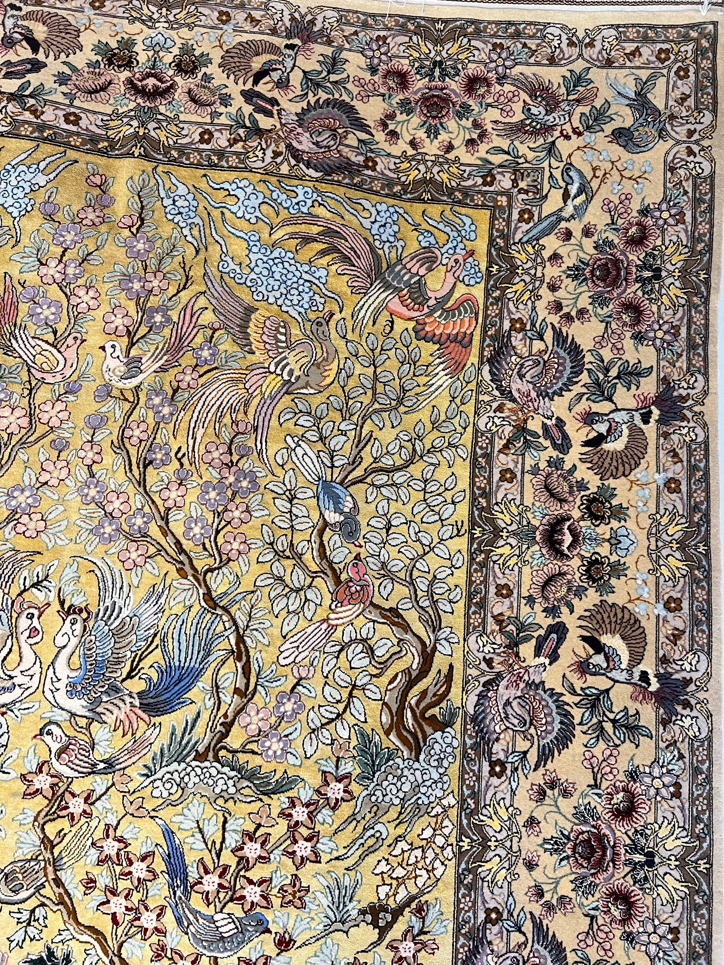 ESFEHAN RUG GOLDEN SILK. BACKGROUND &SILK FOUNDATION