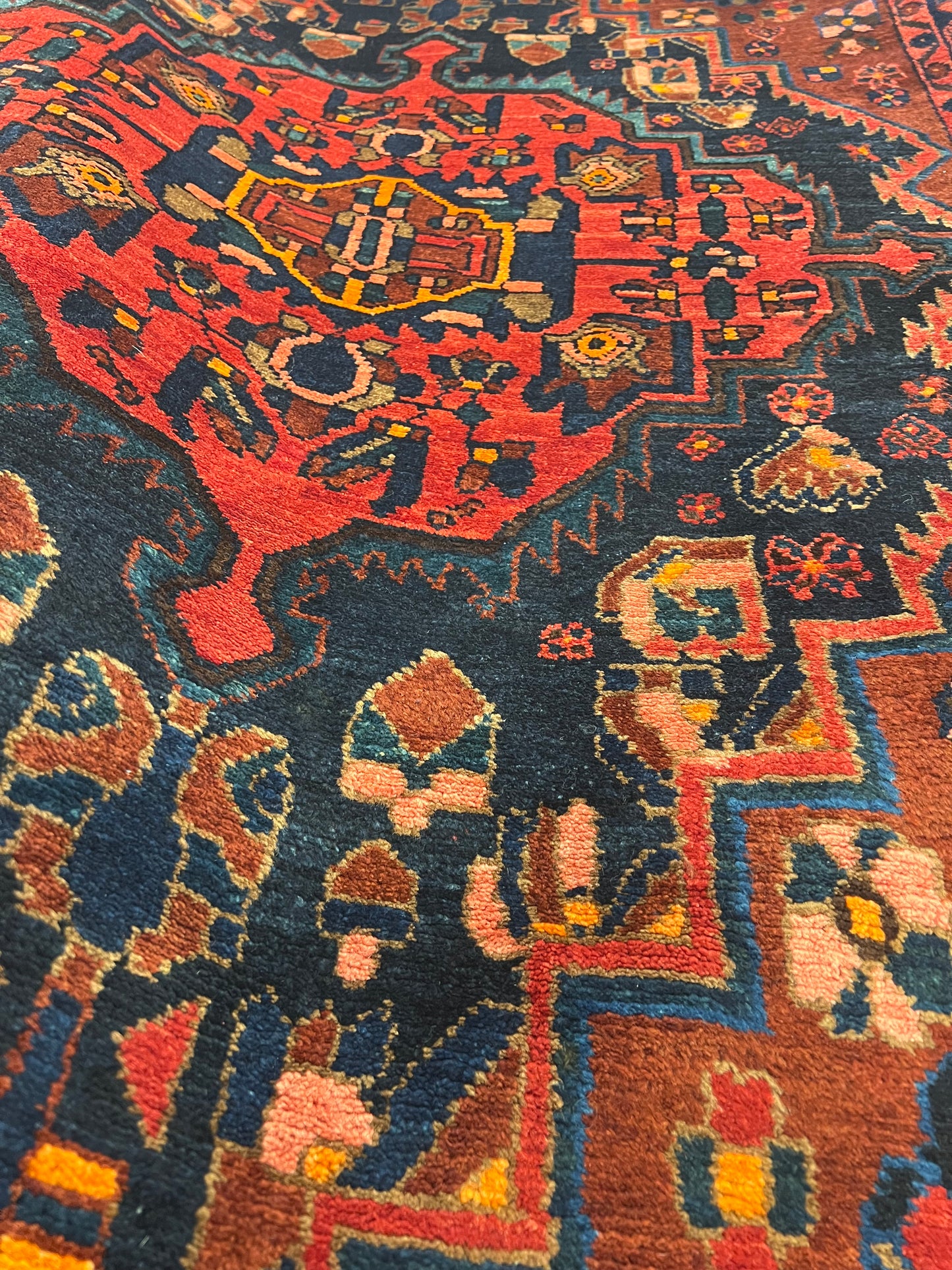 BOROJERD RUG