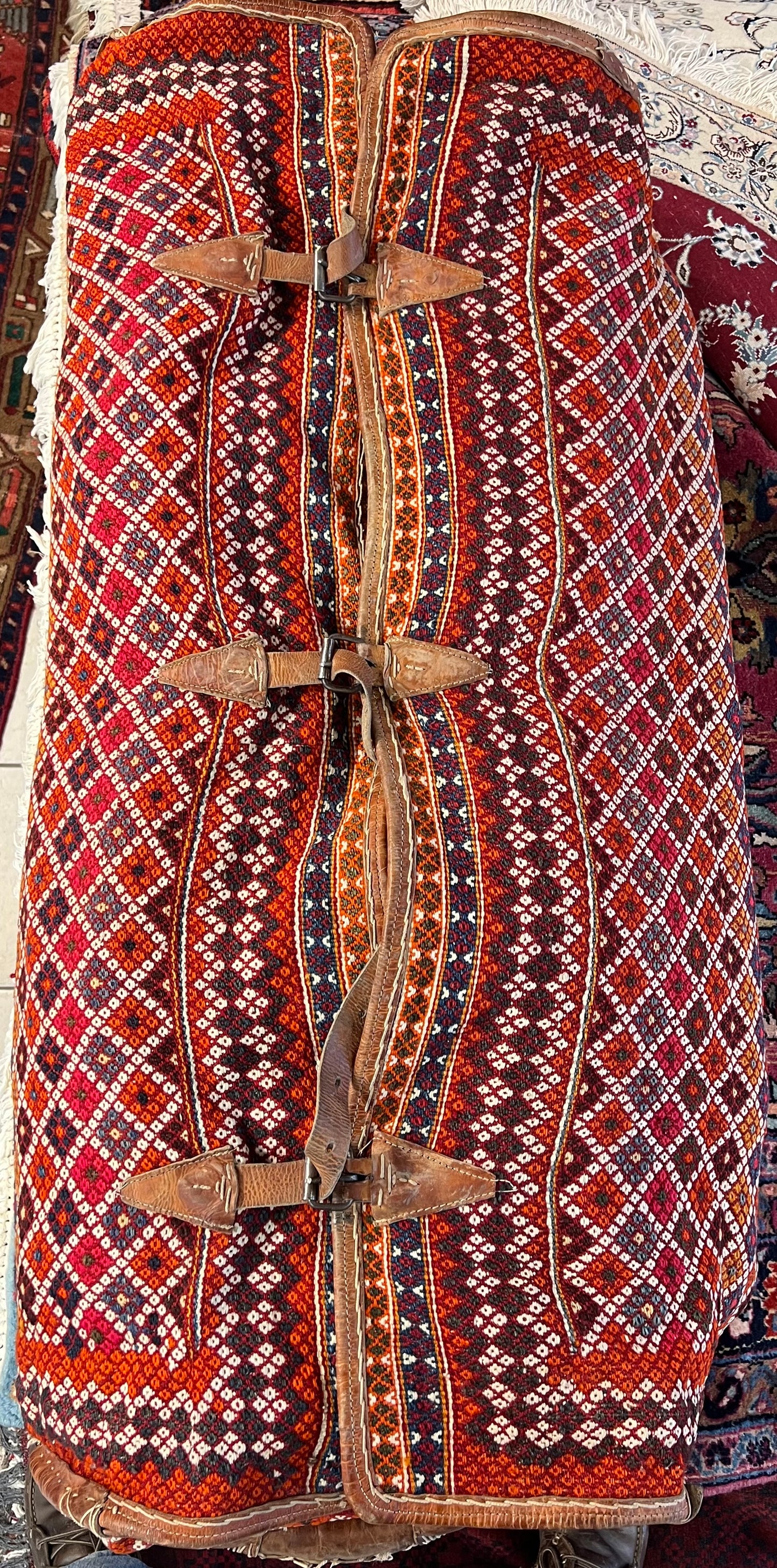 QASHQAEE SADDLE BAG