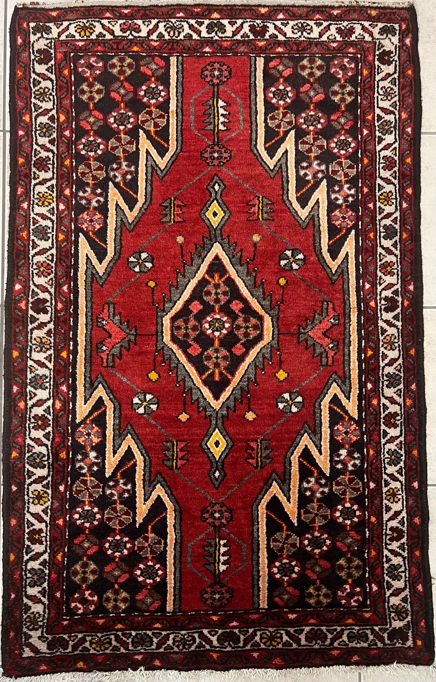 MAZLEGHAN RUG