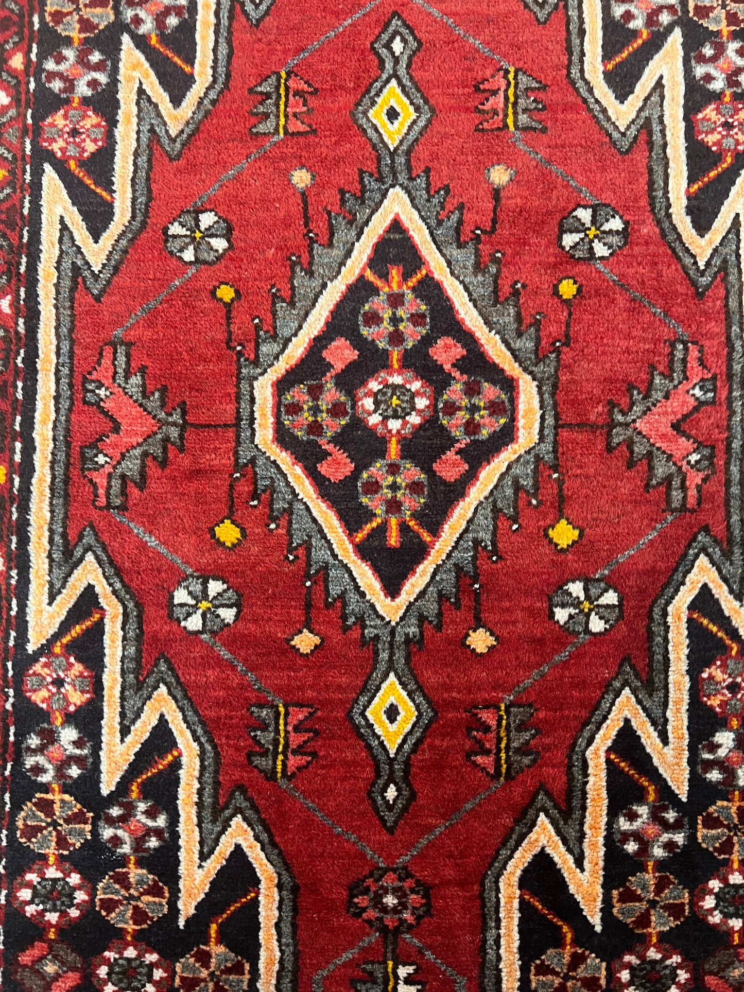 MAZLEGHAN RUG