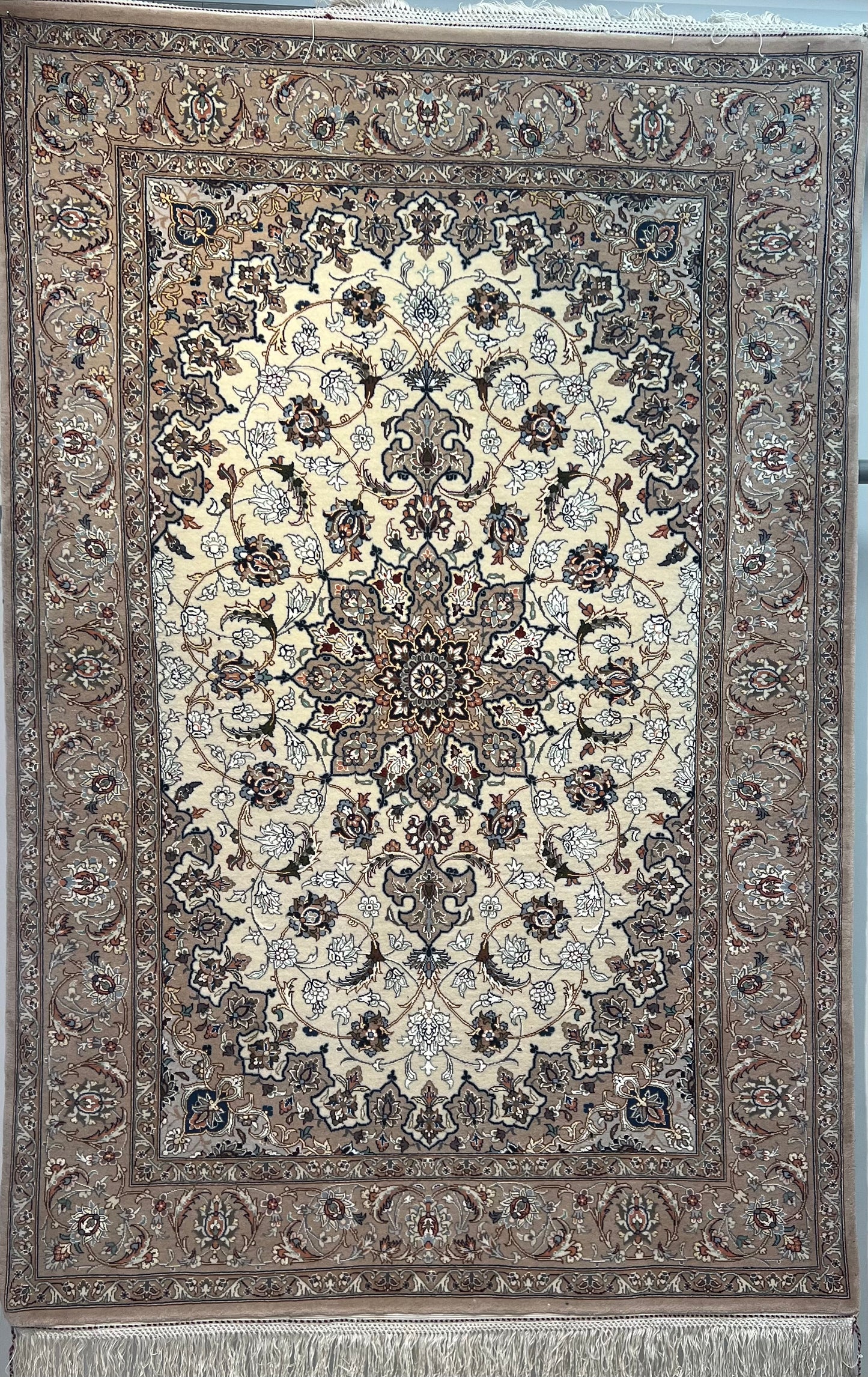 ESFEHAN RUG