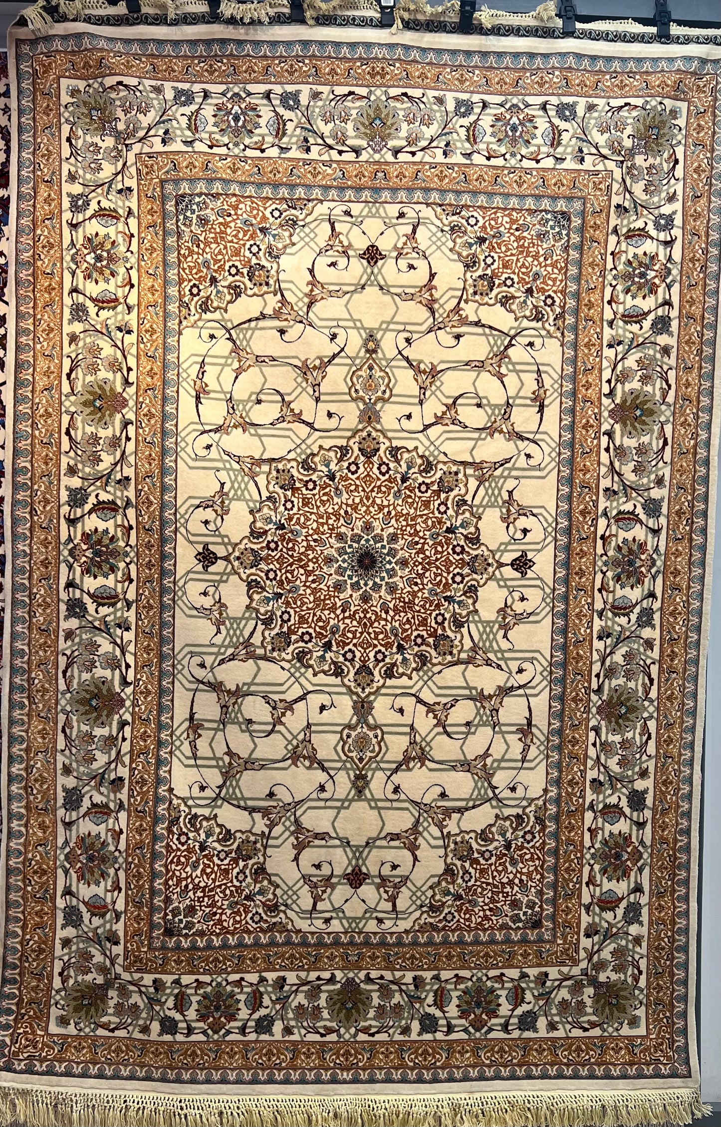 TABRIZ SEYRAFIAN PATTERN (80 RAJ -1200 KNOTS PER INCHES)