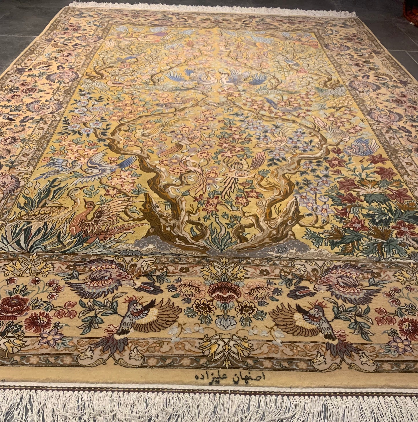 ESFEHAN RUG GOLDEN SILK. BACKGROUND &SILK FOUNDATION