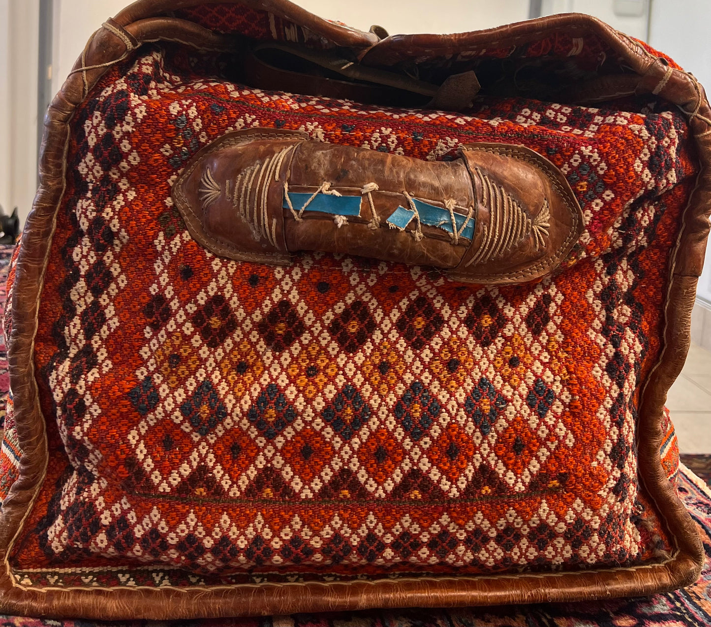 QASHQAEE SADDLE BAG