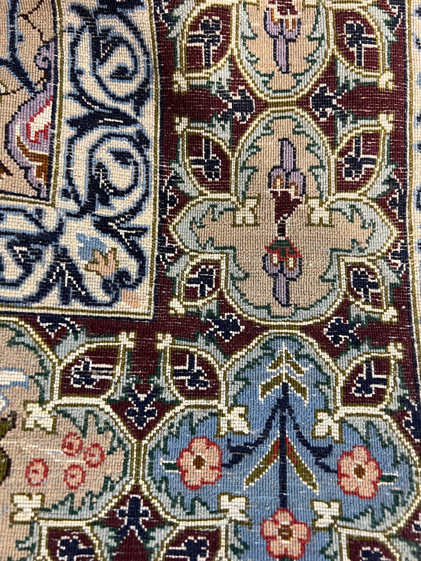 ESFEHAN RUG