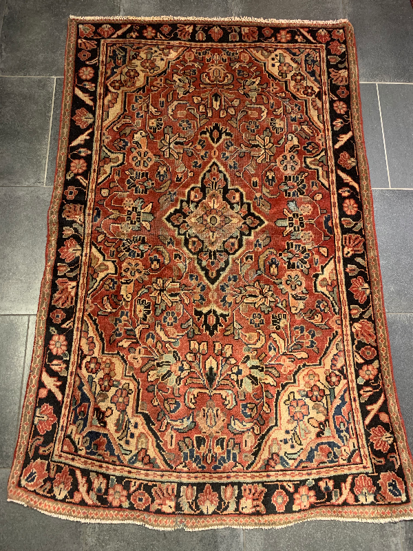 MAHAL MOSHG ABAD RUG