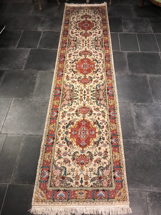 TABRIZ  60 RAJ ( 460 KNOTS PER SQ.INCHES) FINE QUALITY RUNNER  5